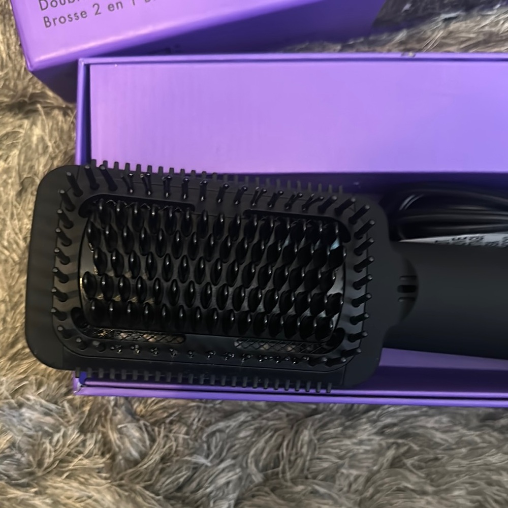 Amika Double Agent 2-in-1 Hair Brush - Purple and Black
Brand New! Never used! - Picture 2 of 3